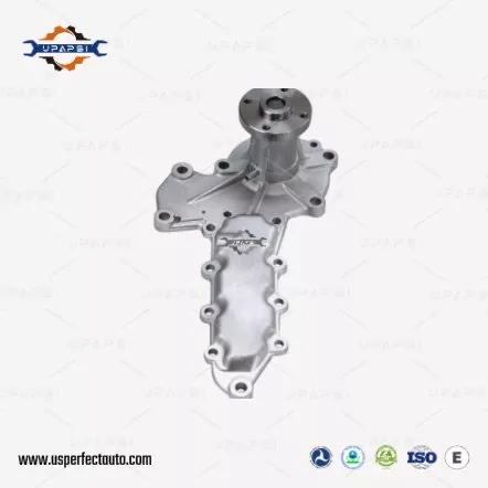Pompe à eau 15521-73039 6684225 15521-73030 15521-73033 15521-73035 pour les moteurs Kubota et le lynx roux